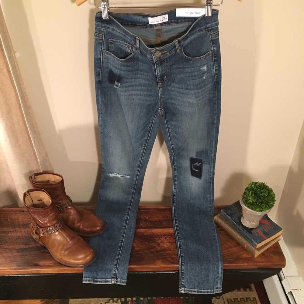 Ann Taylor LOFT distressed Jean